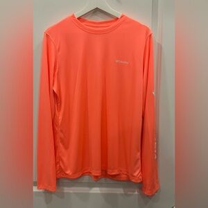 Columbia Woman’s Omni Shade Long Sleeve Shirt Size Large